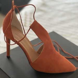 Banana Republic Deanna Lace-Up cinnamon 8.5 NIB